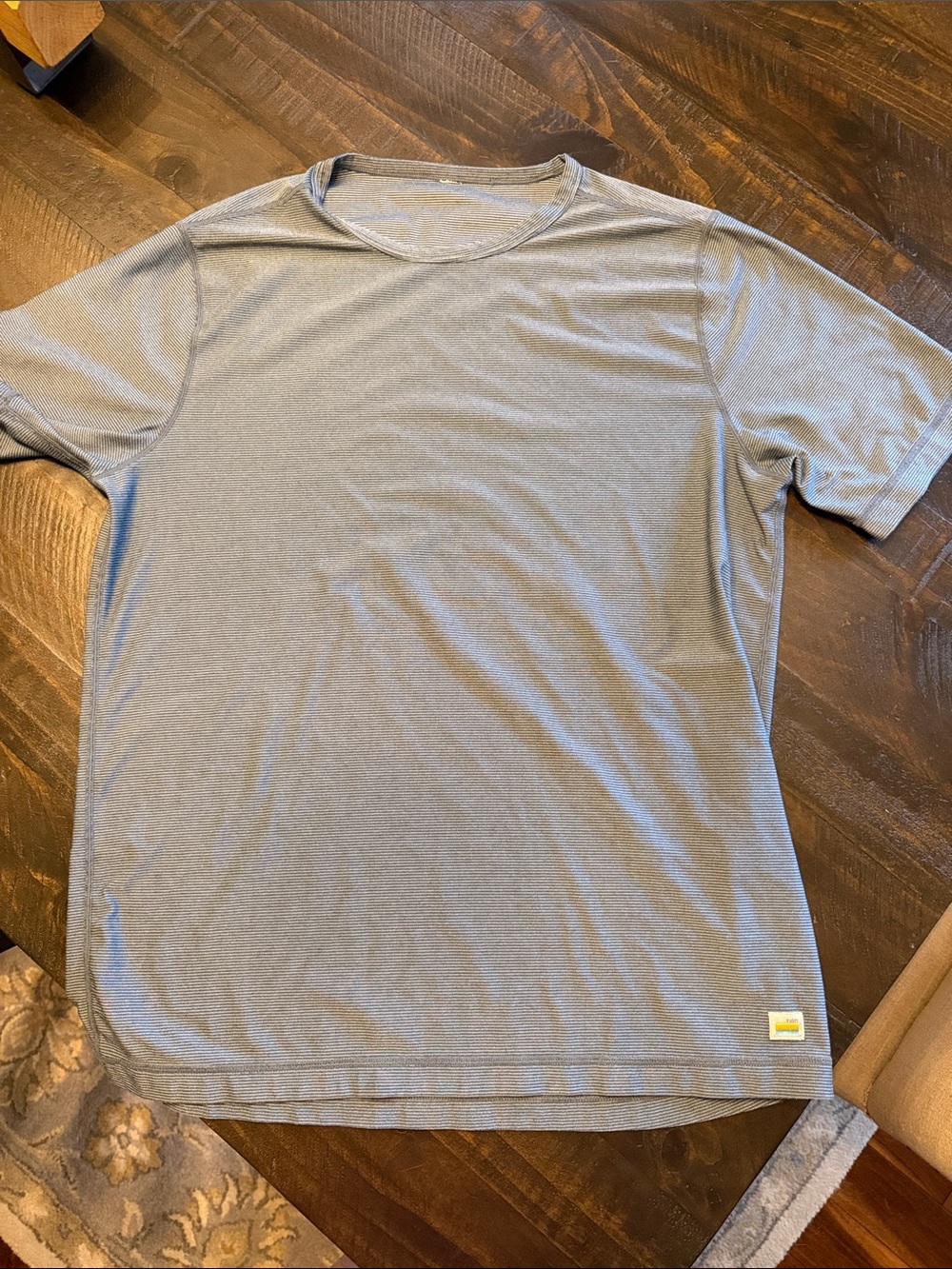 Vuori Men's Short-Sleeve Crew Tee in Heather Blue